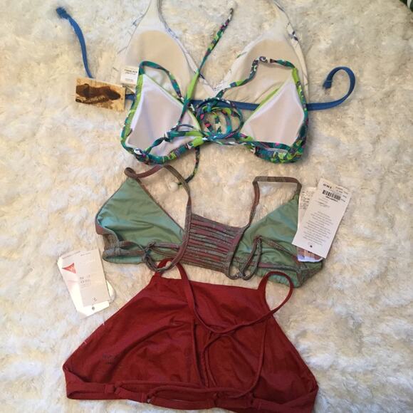O’Neill & More 4 bikini tops bundle Size Small - Picture 2 of 2